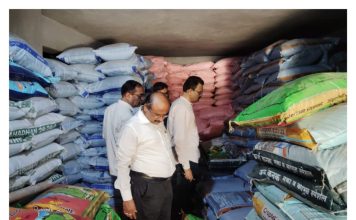 चोपडा तालुक्यात विनापरवाना युरिया खताची तस्करी उघड; कृषी व पोलीस पथकाची संयुक्त कारवाई, 6.33 लाखांचा मुद्देमाल जप्त